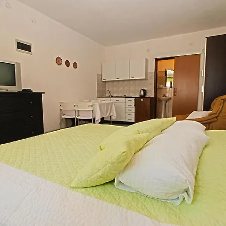 Apartment Fuer 3 Personen Ca 28 Qm In Fazana, Istrien Istrische Riviera Fazana